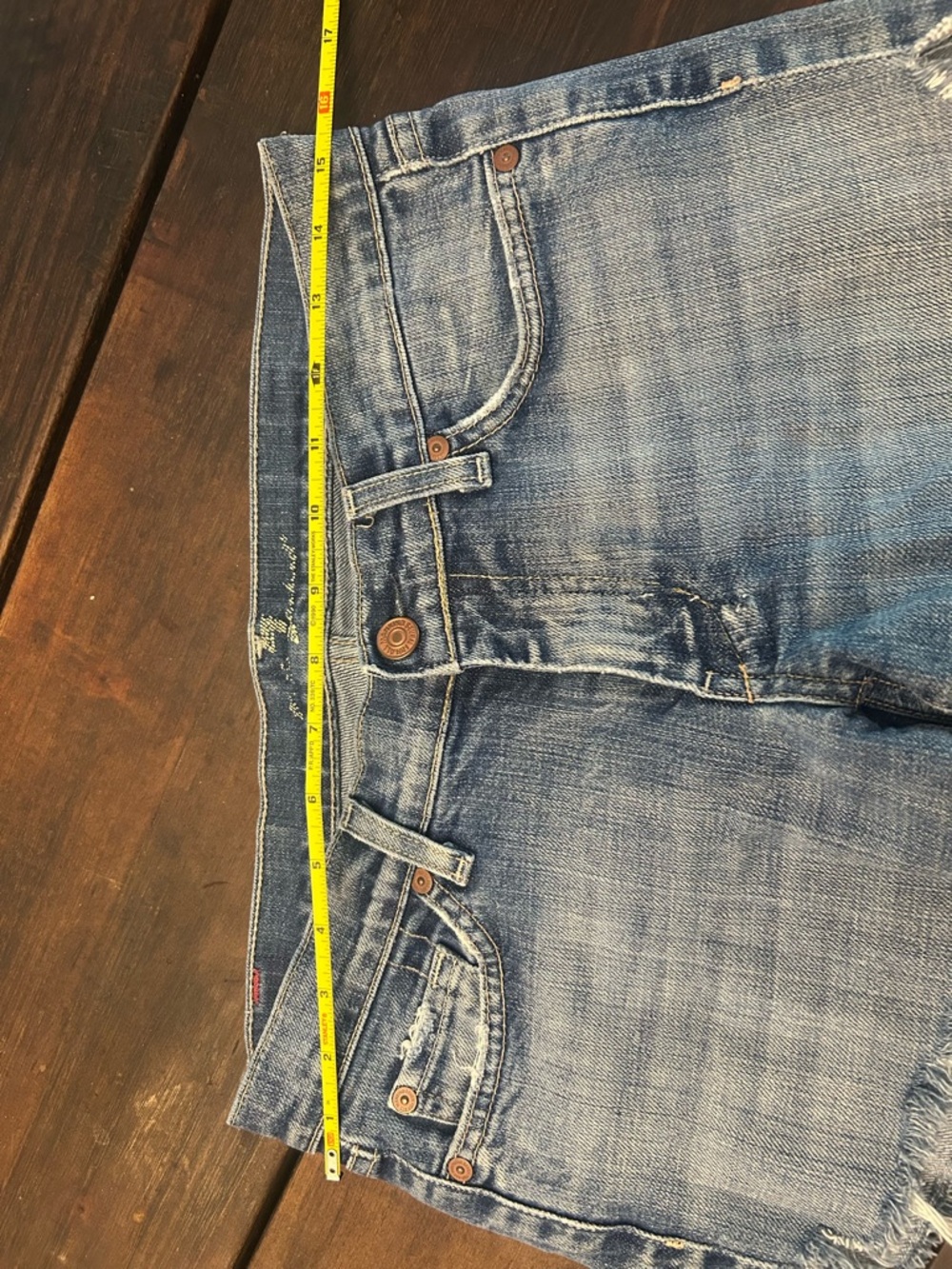 7 for all Mankind Dojo Frayed Light Wash Denim Cutoff Shorts 28 - Picture 5 of 9